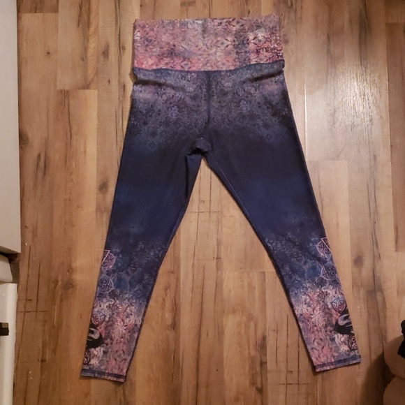 Yoga pants - Picture 3 of 5